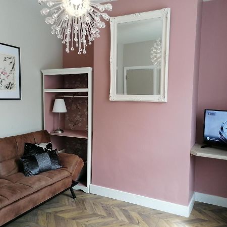 Stunning 3 Bedroom Townhouse In The Heart Of City Belfast Exterior photo